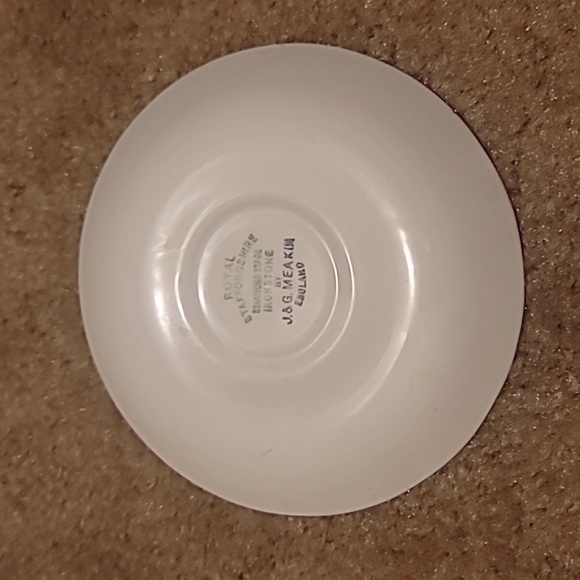 Vintage Saucer - Picture 2 of 3